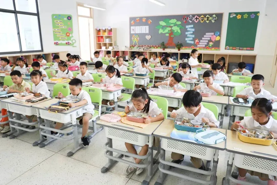 如何通过篮球训练和心理辅导提升自信_1